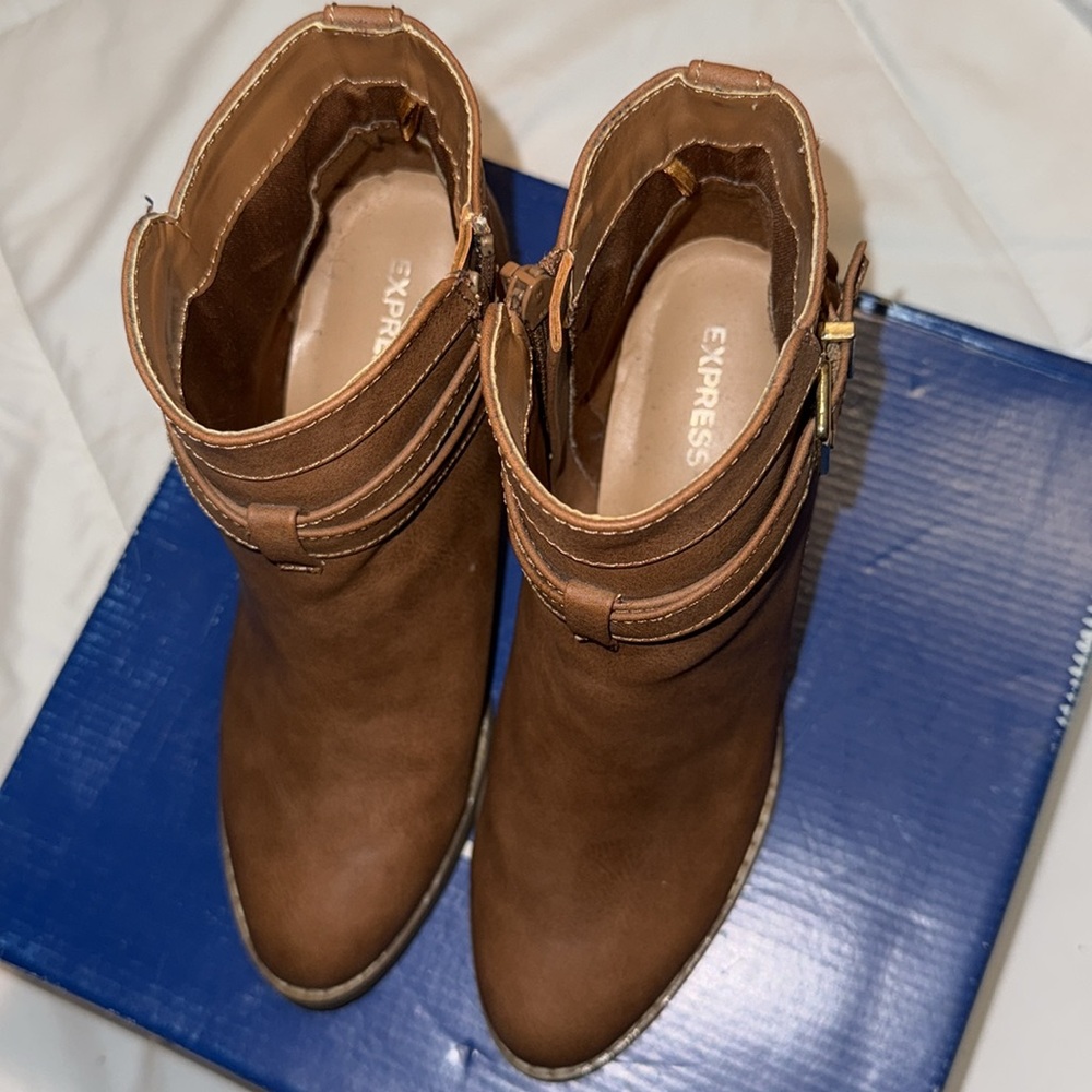 Express brown booties - Picture 3 of 3